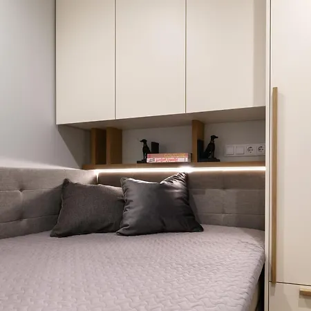 Cozy Quiet Center 아파트 *